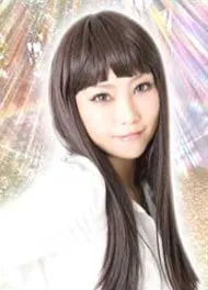 鷹槻ヘレネ先生